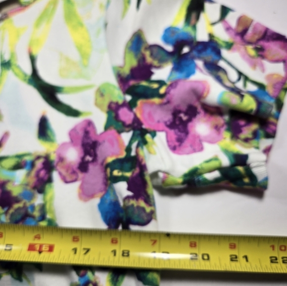 Rafaella Floral Top Size Large - Picture 6 of 7